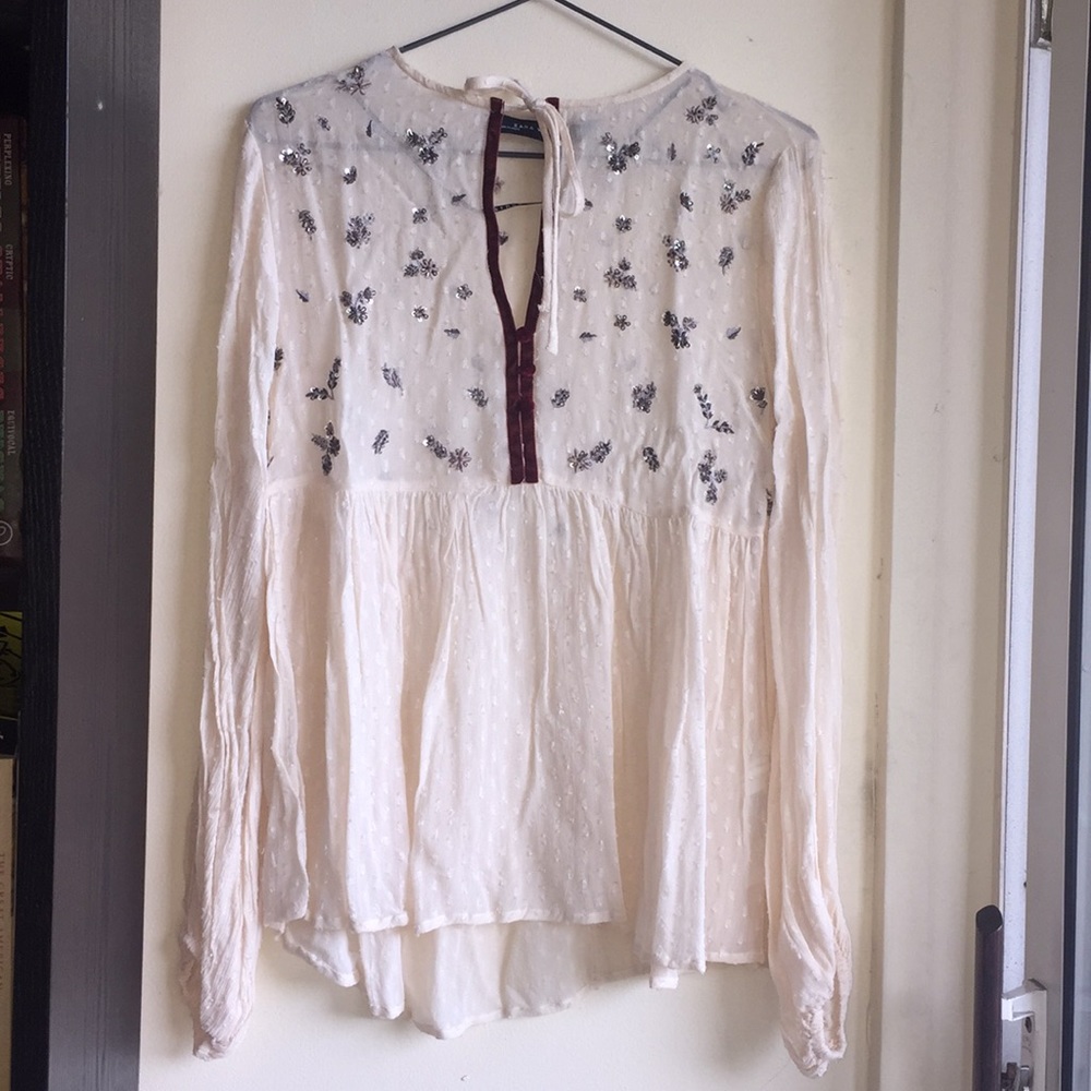 Zara size XS fits like M sequin embroidery blouse